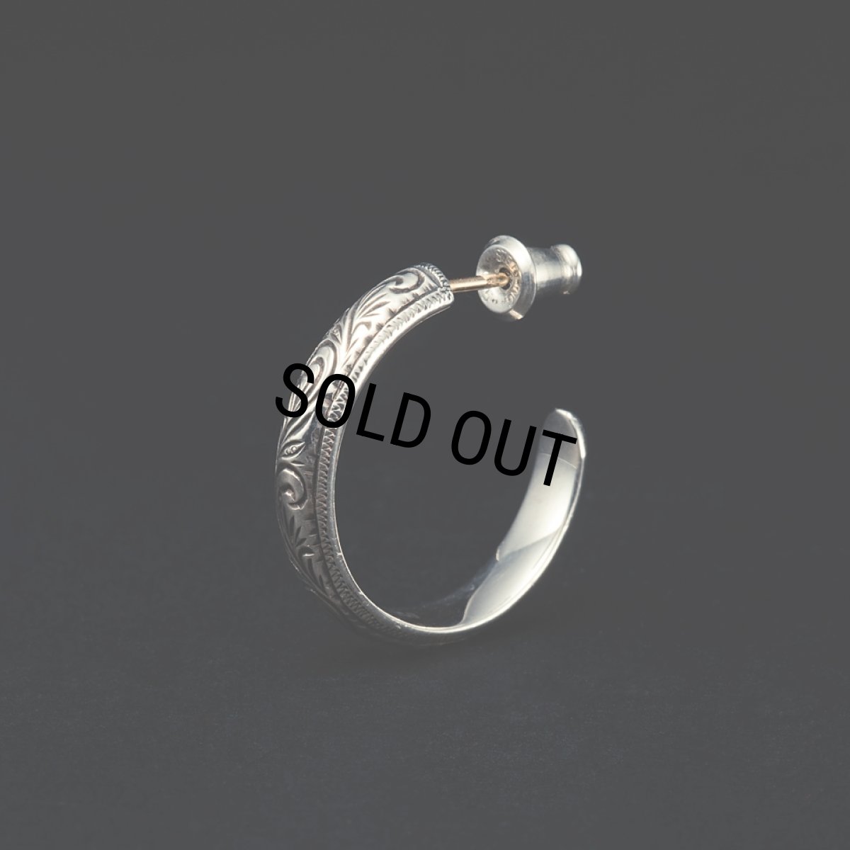 画像1: ANTIDOTE BUYERS CLUB/Engraved Hoop Earring（Single）（Silver） (1)