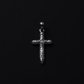 ANTIDOTE BUYERS CLUB/Engraved Cross Pendant（Silver）