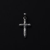ANTIDOTE BUYERS CLUB/Engraved Cross Pendant（Silver）