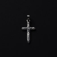 ANTIDOTE BUYERS CLUB/Engraved Cross Pendant（Silver）［クロスペンダント］