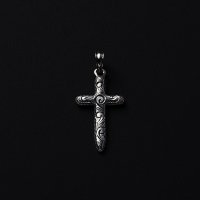 ANTIDOTE BUYERS CLUB/Engraved Cross Pendant（Silver）