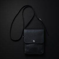 ANTIDOTE BUYERS CLUB/Leather Compact Shoulder Bag（Black）［レザーコンパクトショルダーバッグ］
