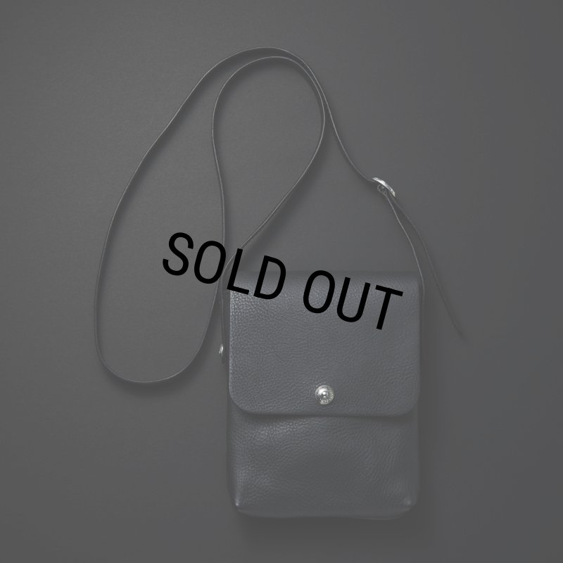 ANTIDOTE BUYERS CLUB/Leather Compact Shoulder Bag（Black） - JONAS