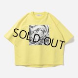 TIGHTBOOTH/BLOND T-SHIRT（Yellow）［プリントT-23春夏］