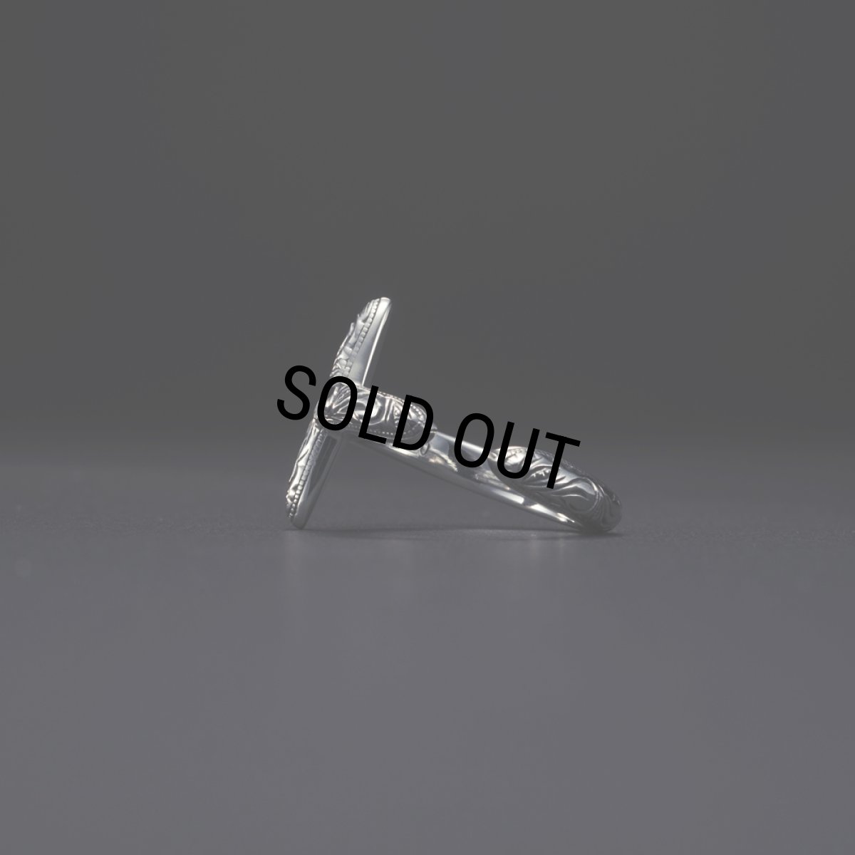 画像2: ANTIDOTE BUYERS CLUB/Engraved Cross Ring（Silver） (2)