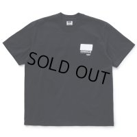 RATS/SIGN TAG TEE（BLACK）［プリントT-23春夏］