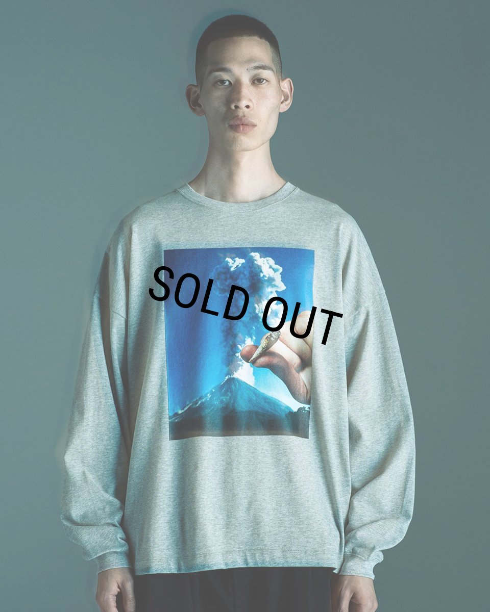 画像4: 【40%OFF】TIGHTBOOTH/VOLCANO L/S T-SHIRT（White）［プリント長袖T-23秋冬］ (4)