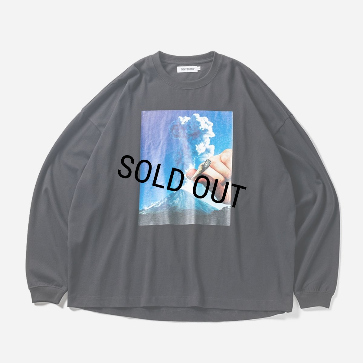 画像1: 【30%OFF】TIGHTBOOTH/VOLCANO L/S T-SHIRT（Black）［プリント長袖T-23秋冬］ (1)