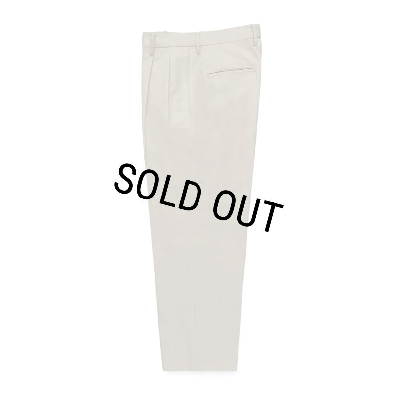 WACKO MARIA/DOUBLE PLEATED CHINO TROUSERS（WHITE