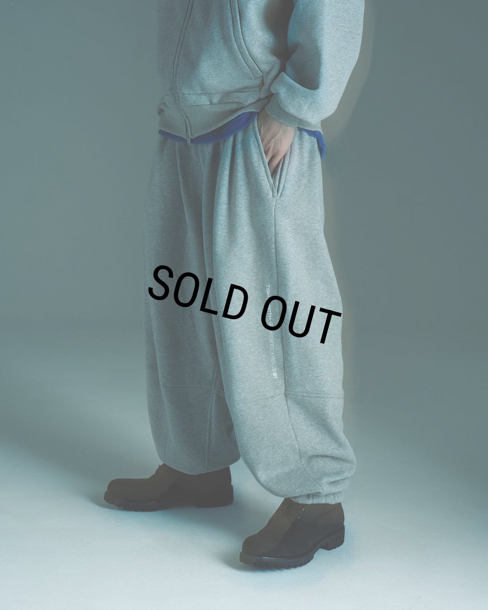画像2: TIGHTBOOTH/PYRAMID SWEAT BALLOON PANTS（Charcoal）［スウェットバルーンパンツ-23秋冬］ (2)