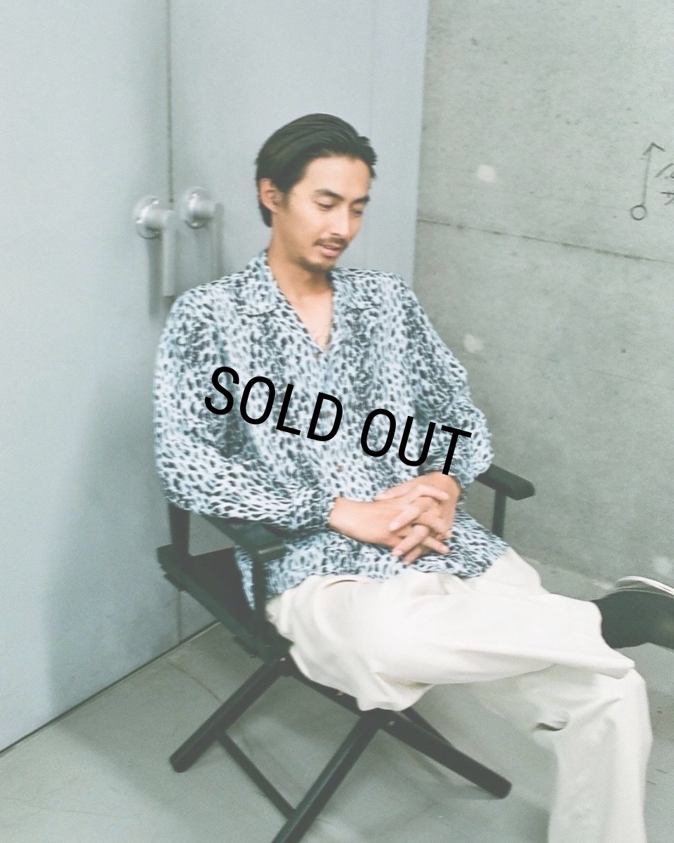 画像2: WACKO MARIA/LEOPARD OPEN COLLAR SHIRT（BLUE）［レオパードオープンカラーシャツ-23秋冬］ (2)