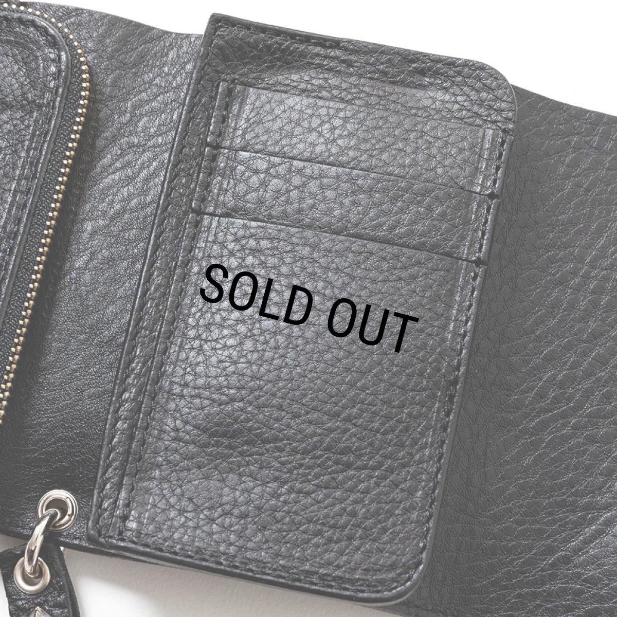 画像5: CALEE/PLANE LEATHER FLAP HALF WALLET＜STUDS CHARM＞（BLACK）［ハーフウォレット-23秋冬］ (5)