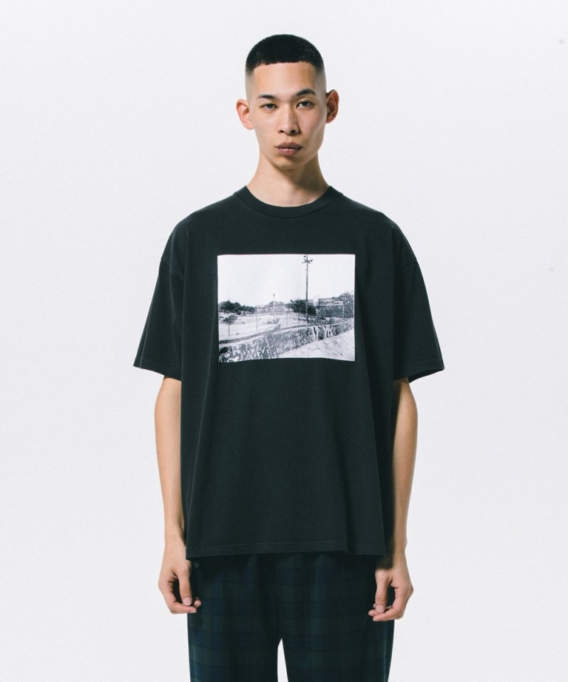 画像2: ROTTWEILER/PIGMENT PHOTO TEE（CHARCOAL） 【30%OFF】［プリントT-24春夏］