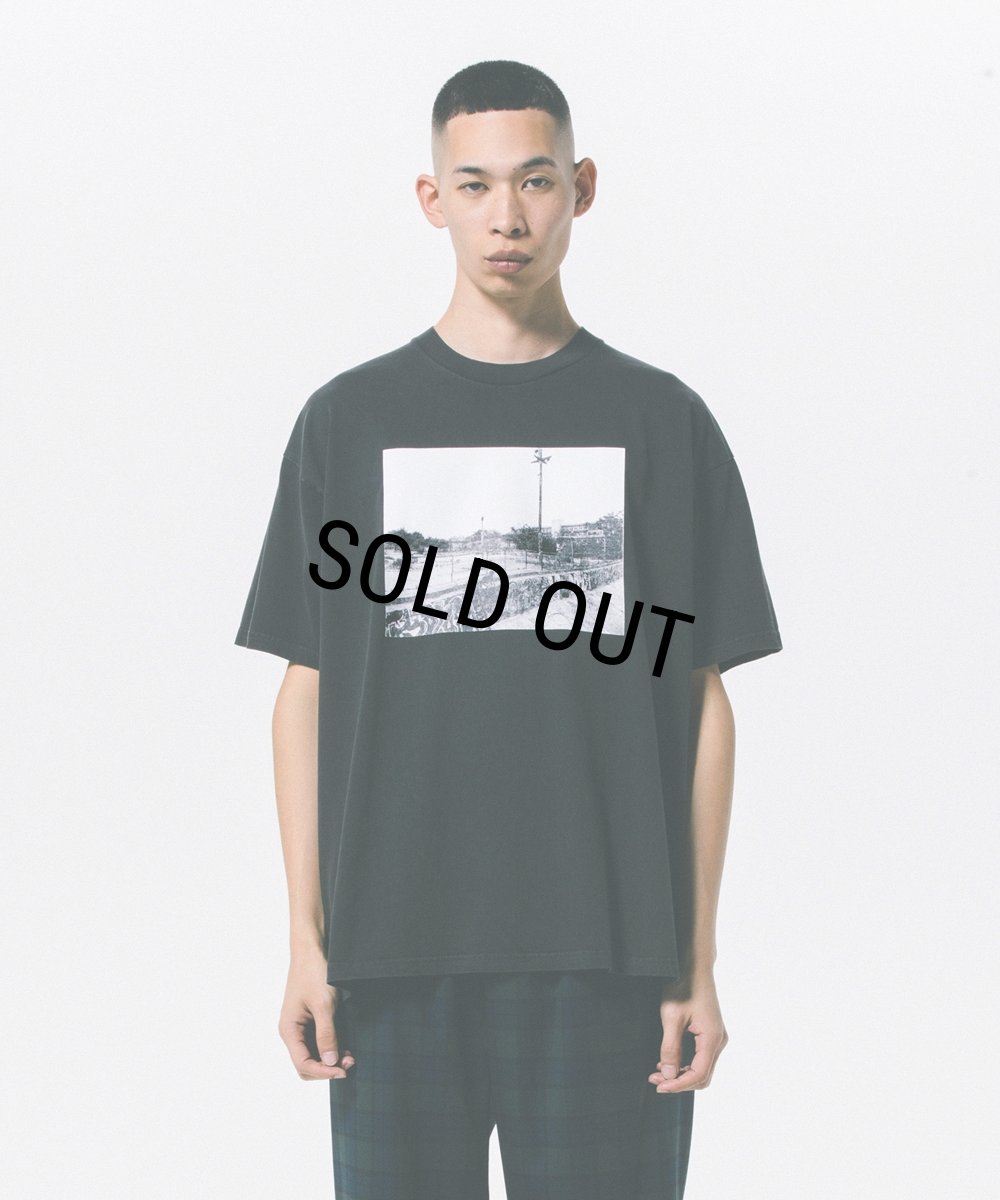 画像6: ROTTWEILER/PIGMENT PHOTO TEE（CHARCOAL） 【30%OFF】［プリントT-24春夏］ (6)