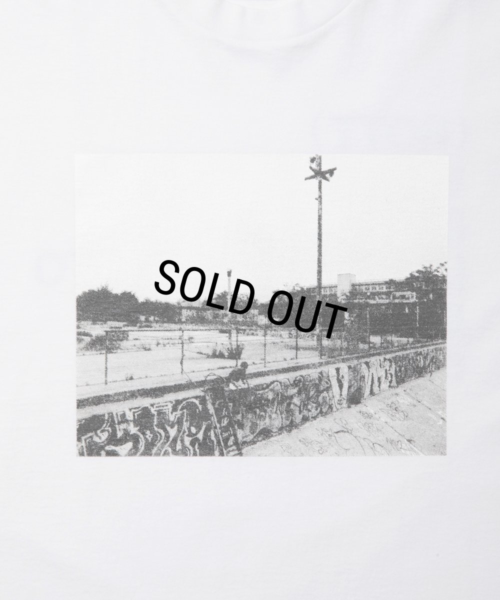 画像4: ROTTWEILER/PIGMENT PHOTO TEE（WHITE） 【30%OFF】［プリントT-24春夏］ (4)