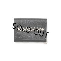 CALEE/STUDS LEATHER FLAP HALF WALLET（BLACK）［スタッズレザーハーフウォレット-23秋冬］