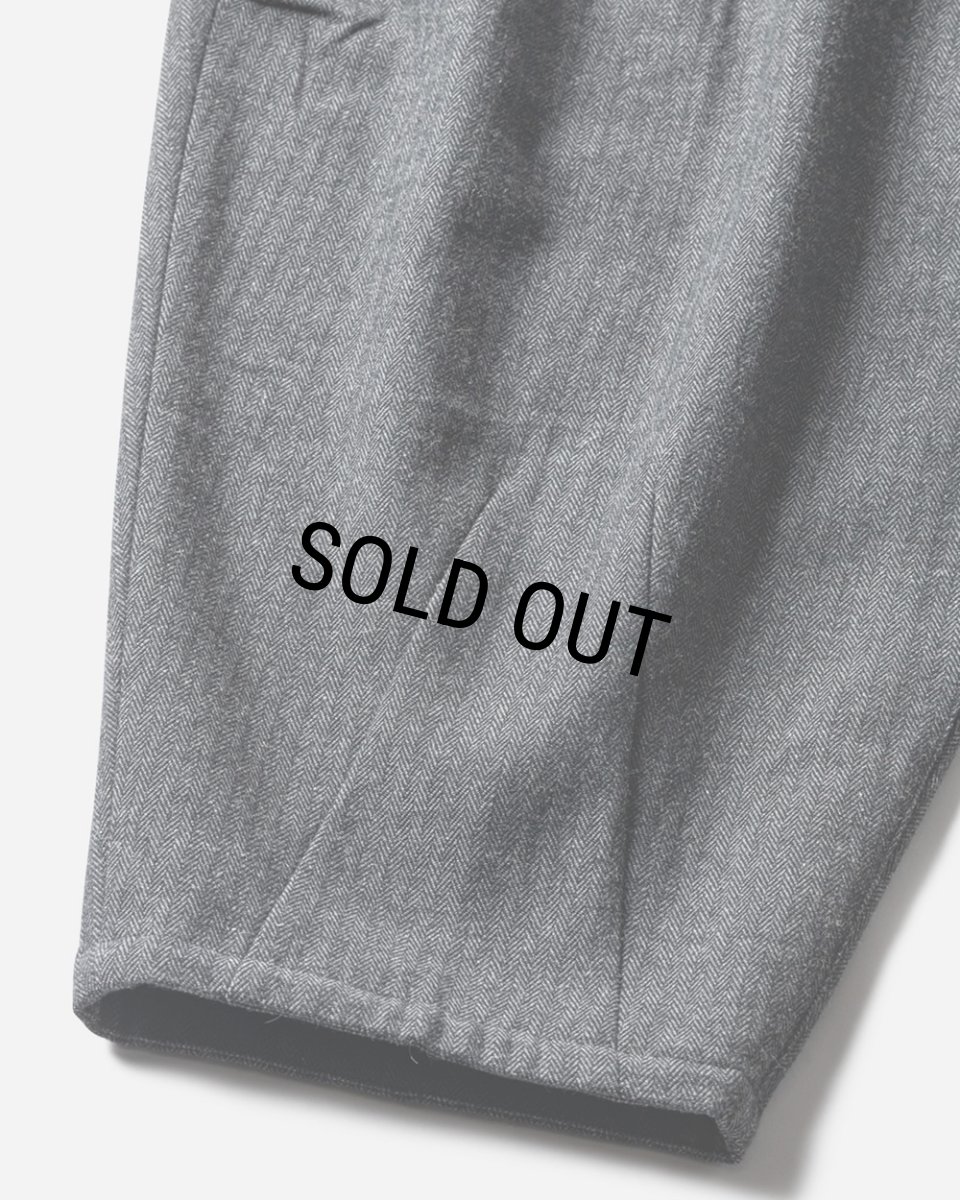 画像6: TIGHTBOOTH/WOOL HERRINGBONE BALLOON PANTS（Charcoal） 【20%OFF】［ウールヘリンボーンバルーンパンツ-23秋冬］ (6)