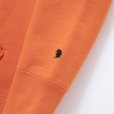 画像4: 【30%OFF】RATS/CROSS NECK HOODIE BLACK TAG（ORANGE）［プルオーバーパーカー-23秋冬］ (4)