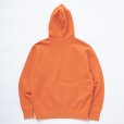 画像2: 【30%OFF】RATS/CROSS NECK HOODIE BLACK TAG（ORANGE）［プルオーバーパーカー-23秋冬］ (2)