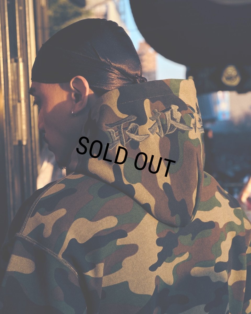 画像4: BlackEyePatch/CAMOUFLAGE HWC LABEL HOODIE（CAMO） (4)