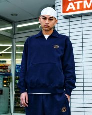 画像3: BlackEyePatch/ROYAL B EMBLEM COLLARED SWEAT PULLOVER(NAVY) (3)