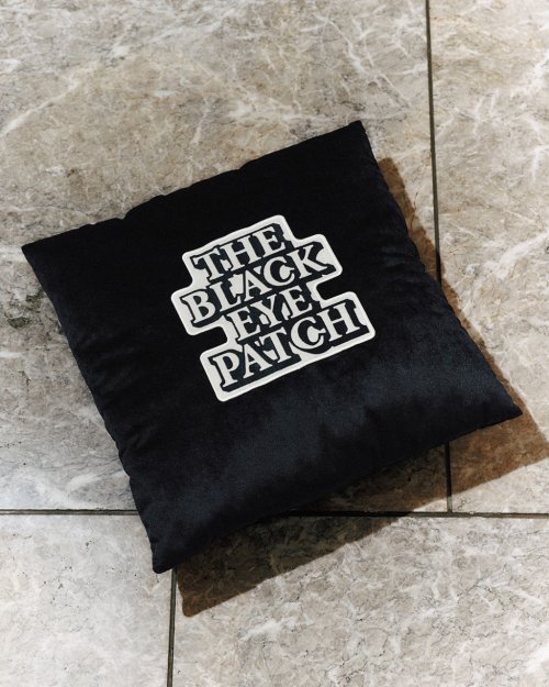 他の写真3: BlackEyePatch/OG LABEL VELOUR CUSHION（BLACK）