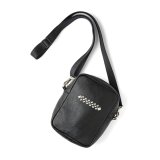 CALEE/STUDS LEATHER SHOULDER POUCH ＜TYPE A＞（BLACK）［スタッズレザーショルダーポーチ-24春夏］