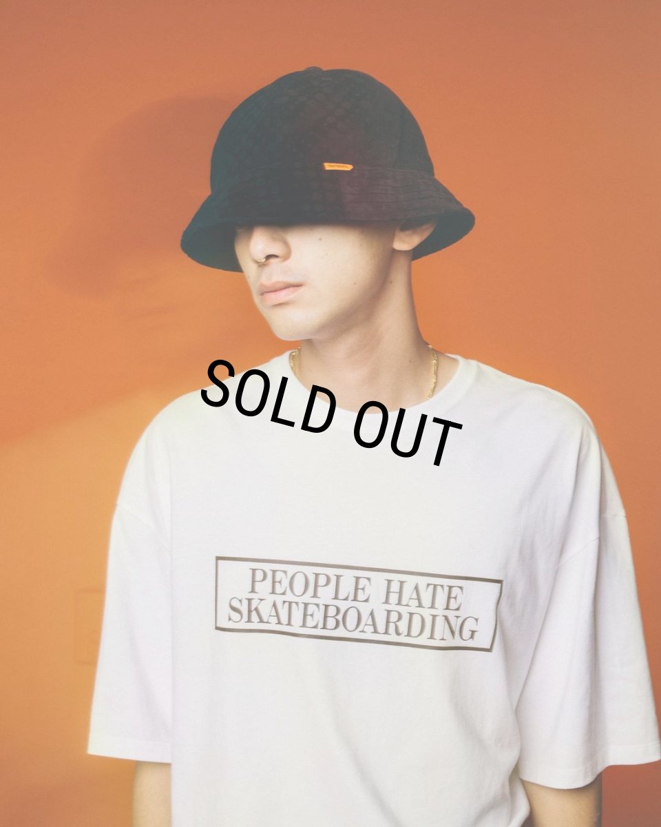 画像4: TIGHTBOOTH/PEOPLE HATE SKATE T-SHIRT（Black）［プリントT-24春夏］ (4)