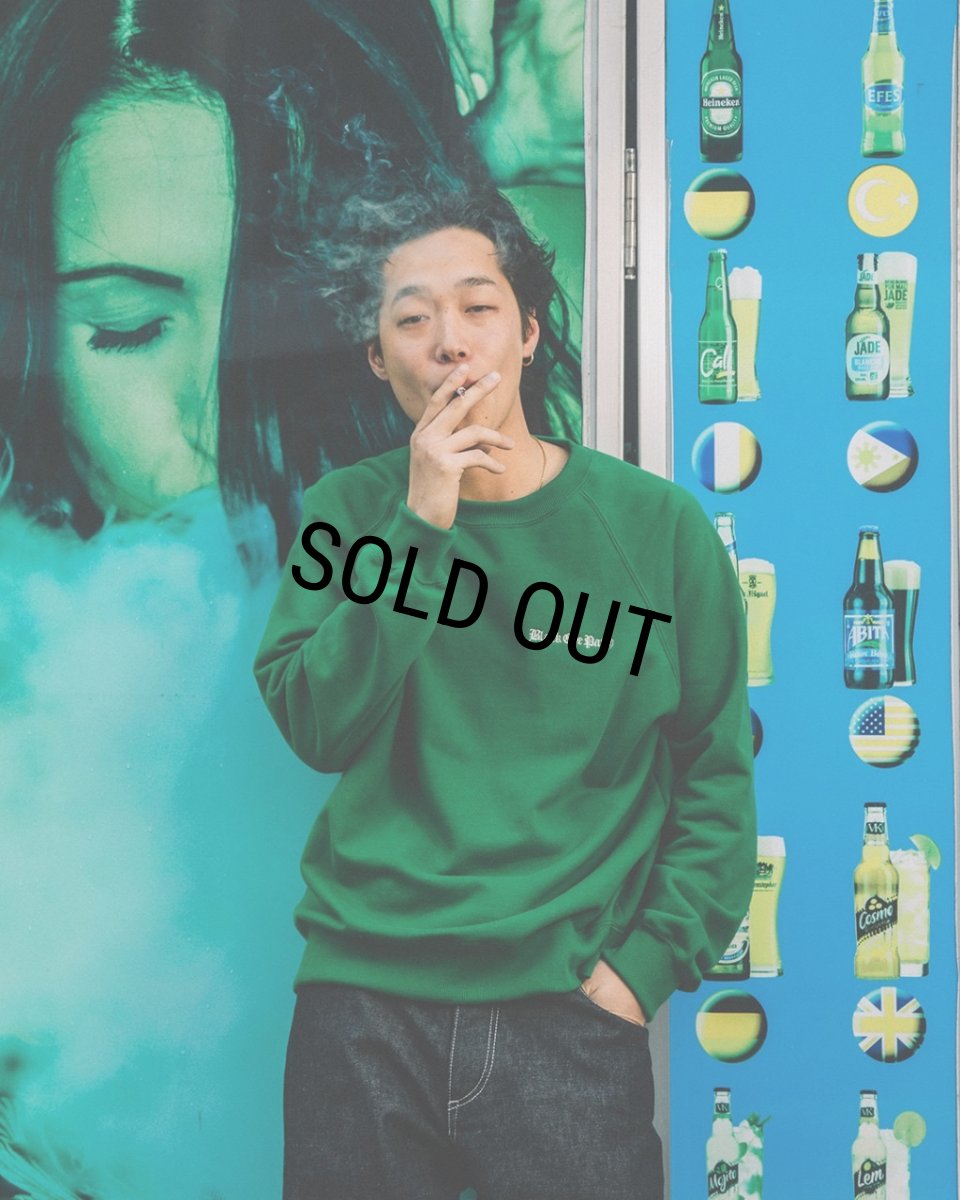 画像3: BlackEyePatch/OE LOGO RAGLAN CREW SWEAT(BLACK) (3)