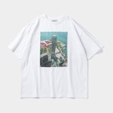 TIGHTBOOTH/JENGA T-SHIRT（White）［プリントT-24春夏］