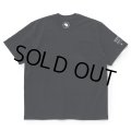 RATS/PACK TEE "CREW NECK REGULAR SILHOUETTE"（BLACK）［プリントポケT-24春夏］