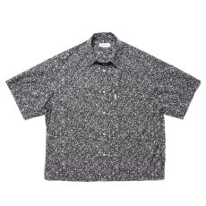 画像1: COOTIE PRODUCTIONS/Allover Printed Broad S/S Shirt（Black）［総柄ブロードシャツ-24春夏］ (1)