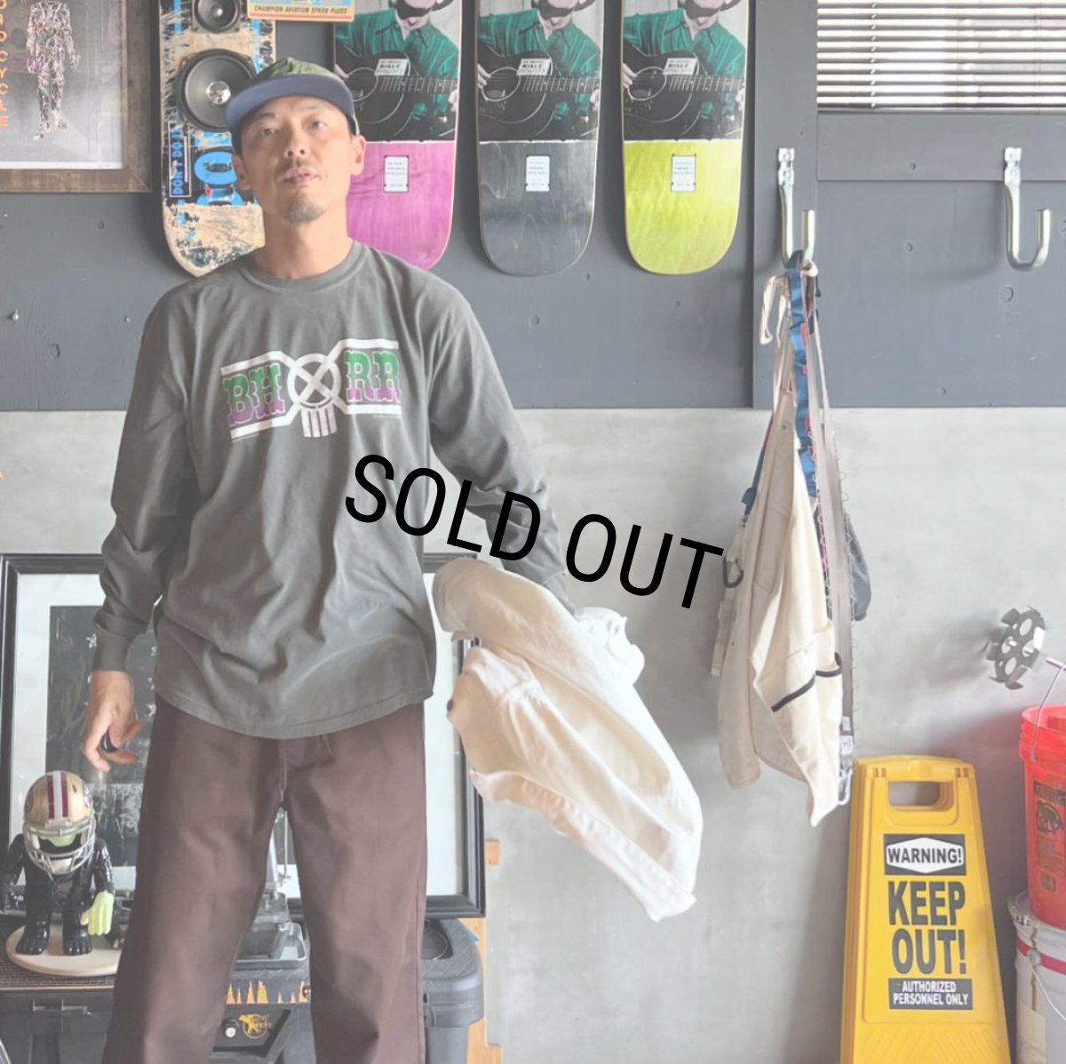 画像4: ROUGH AND RUGGED/RR × BH LS（BLACK）［プリント長袖T-24春夏］ (4)