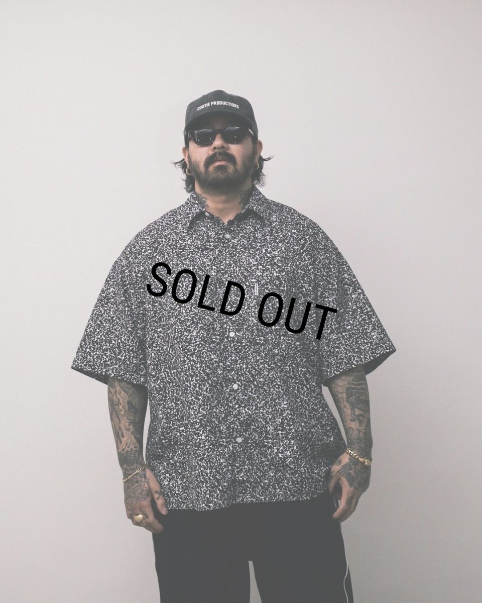 画像4: COOTIE PRODUCTIONS/Allover Printed Broad S/S Shirt（Black）［総柄ブロードシャツ-24春夏］ (4)
