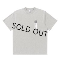 BlackEyePatch/SIZE LABEL TEE（HEATER GRAY）
