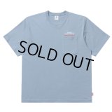 BlackEyePatch/LAUNDROMAT POCKET TEE （D-BLUE）