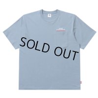 BlackEyePatch/LAUNDROMAT POCKET TEE （D-BLUE）