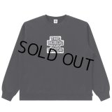 BlackEyePatch/KANJI LABEL TYPEFACE CREW SWEAT（BLACK）