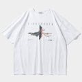 【40%OFF】TIGHTBOOTH/INITIALIZE T-SHIRT（White）［プリントT-24春夏］