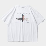 TIGHTBOOTH/INITIALIZE T-SHIRT（White）［プリントT-24春夏］