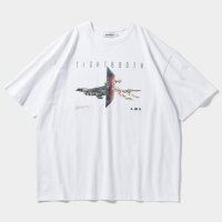 【30%OFF】TIGHTBOOTH/INITIALIZE T-SHIRT（White）［プリントT-24春夏］