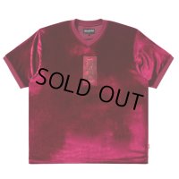 BlackEyePatch/HWC LABEL EMBROIDERED VELOUR V NECK S/S SHIRT（BURGUNDY）
