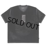 BlackEyePatch/HWC LABEL EMBROIDERED VELOUR V NECK S/S SHIRT（BLACK）
