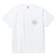 画像1: 【30%OFF】CALEE/STRETCH EMBLEM LOGO TEE ＜NATURALLY PAINT DESIGN＞（WHITE）［プリントT-24春夏］ (1)