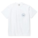 CALEE/STRETCH EMBLEM LOGO TEE ＜NATURALLY PAINT DESIGN＞（WHITE）［プリントT-24春夏］