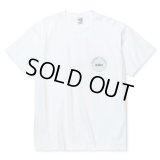 【30%OFF】CALEE/STRETCH EMBLEM LOGO TEE ＜NATURALLY PAINT DESIGN＞（WHITE）［プリントT-24春夏］