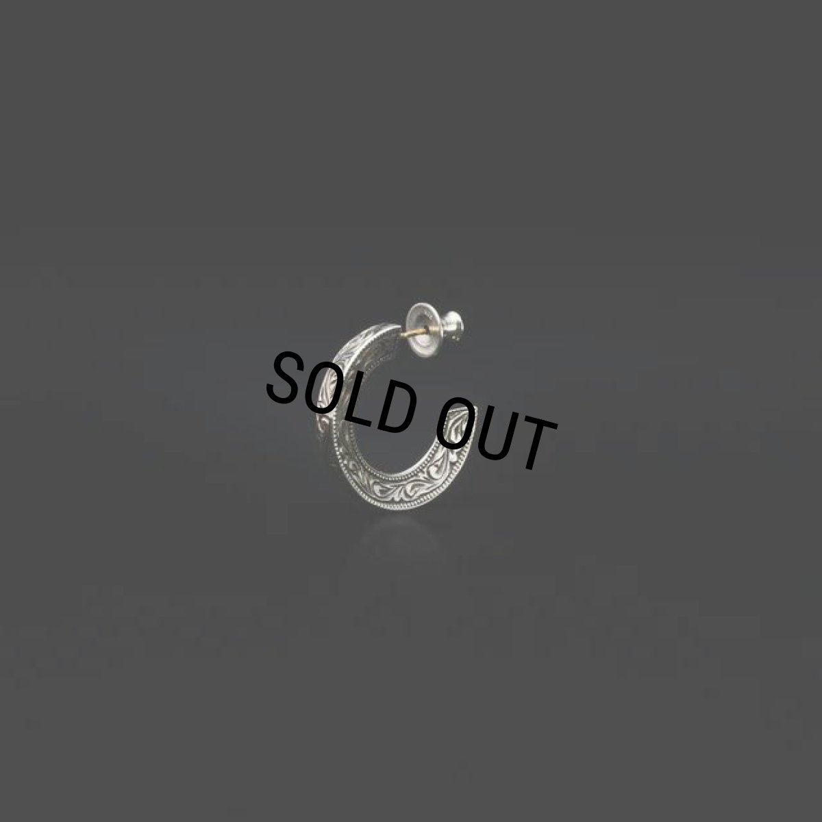 画像1: ANTIDOTE BUYERS CLUB/Engraved Triangle Earring（Silver） (1)