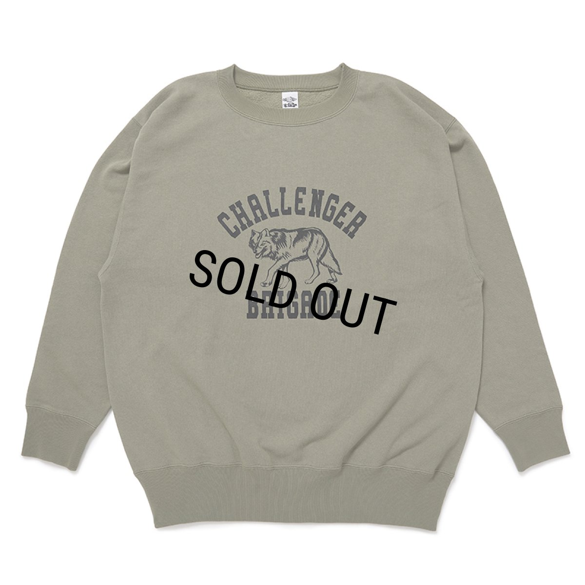 画像1: CHALLENGER/WOLF COLLEGE C/N SWEAT（KHAKI）［クルーネックスウェット-24秋冬］ (1)