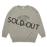 CHALLENGER/WOLF COLLEGE C/N SWEAT（KHAKI）［クルーネックスウェット-24秋冬］