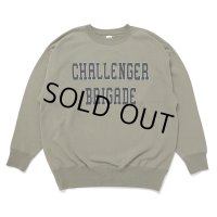CHALLENGER/COLLEGE LOGO C/N SWEAT（KHAKI）［クルーネックスウェット-24秋冬］